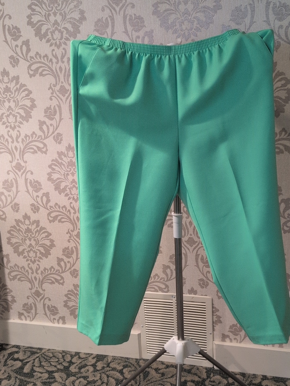 18W  Mint Green Alfred Dunner Pants (Photo Makes Them Look TURQUOISE)